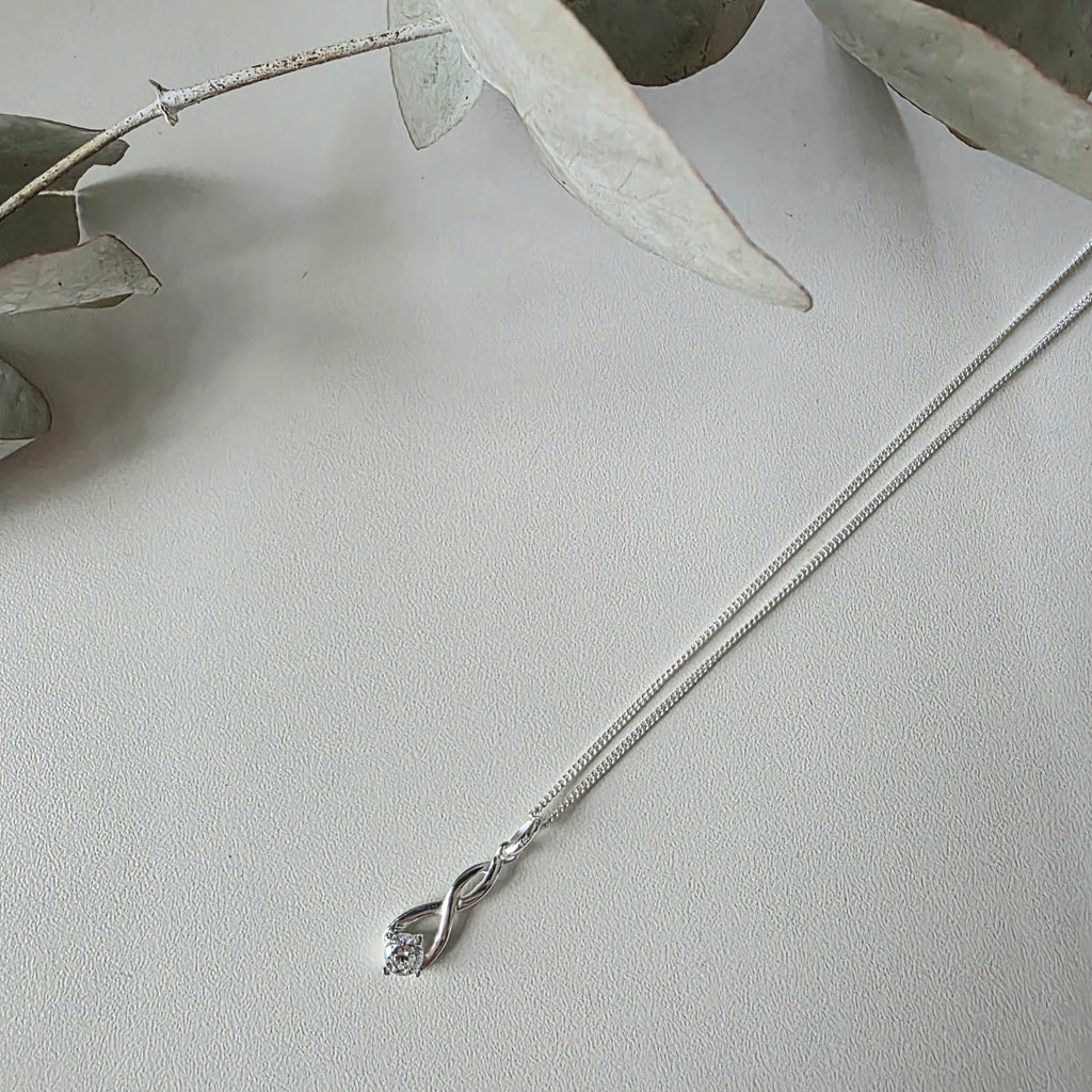 Eternal Twist Necklace