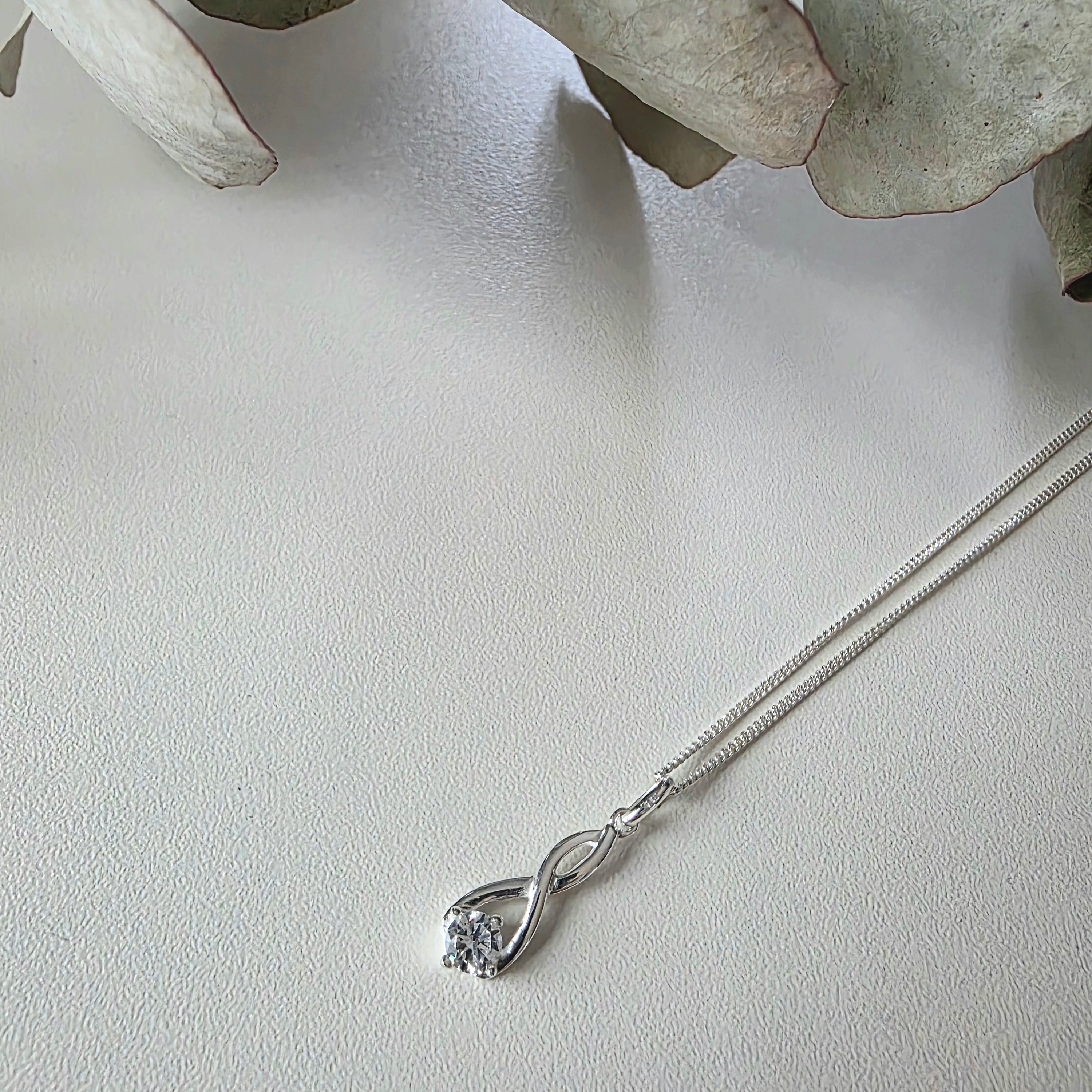 Eternal Twist Necklace